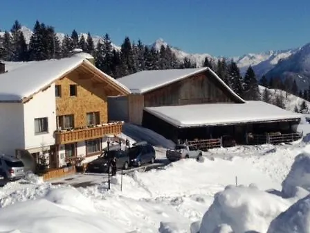 Haus Mondspitze Séjour à la ferme *